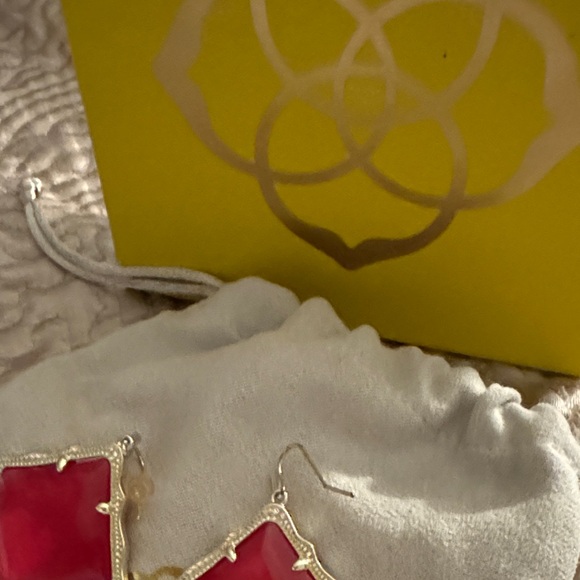 Kendra Scott Fuchsia Geometric Earrings - Picture 3 of 3